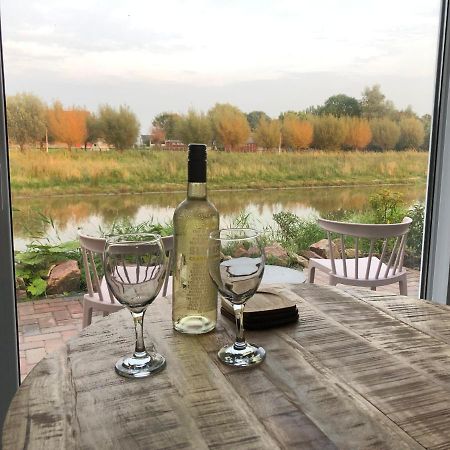 B&B Snurk Stiens, Fijn Verblijf Aan Open Vaarwater Zewnętrze zdjęcie