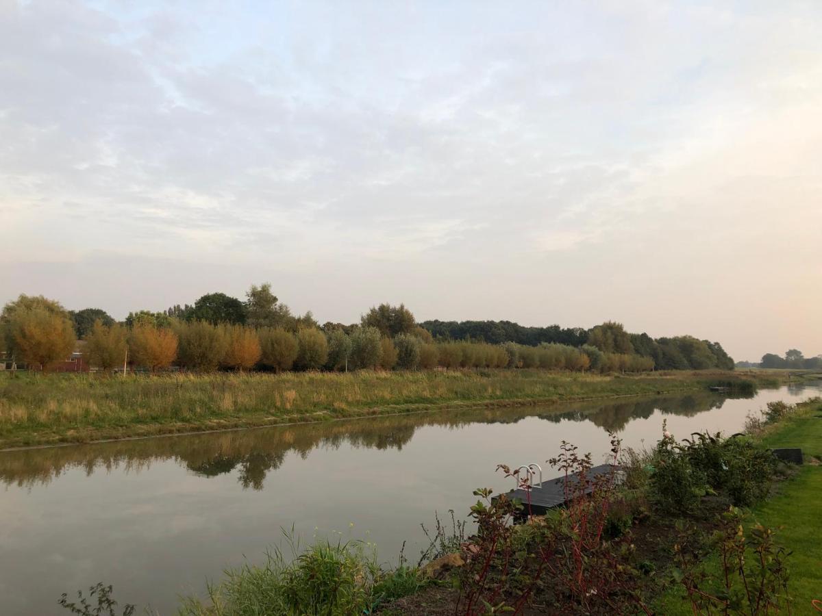 B&B Snurk Stiens, Fijn Verblijf Aan Open Vaarwater Zewnętrze zdjęcie